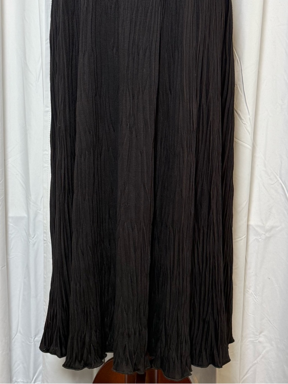 Vince NWT Black Crinkle Pleated Midi Dress Sleeveless Elastic Waist Large - Picture 8 of 14